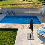 Bunica Spring Vila Mostar