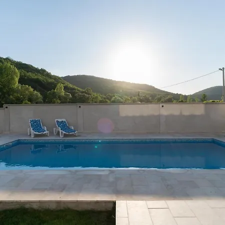 Bunica Spring Villa