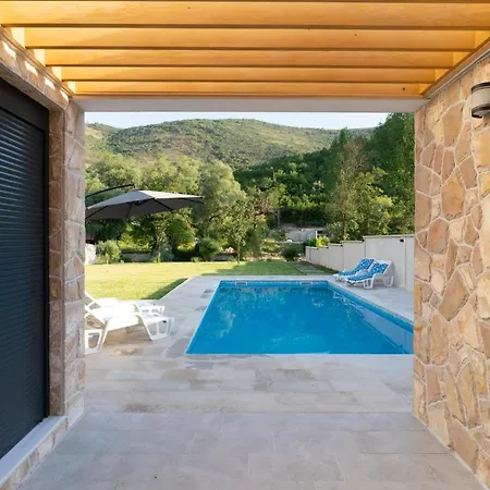 Bunica Spring