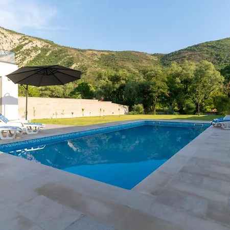 Bunica Spring Villa