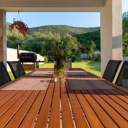 Bunica Spring Villa
