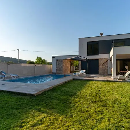 Bunica Spring Vila Mostar