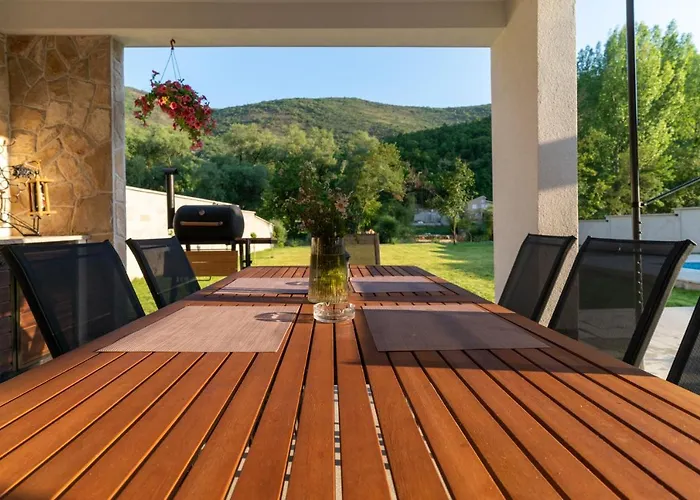 Bunica Spring 别墅