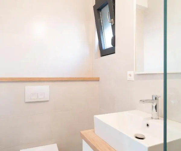 Bunica Spring 别墅 *