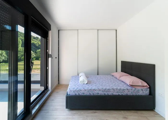 Bunica Spring 别墅 *