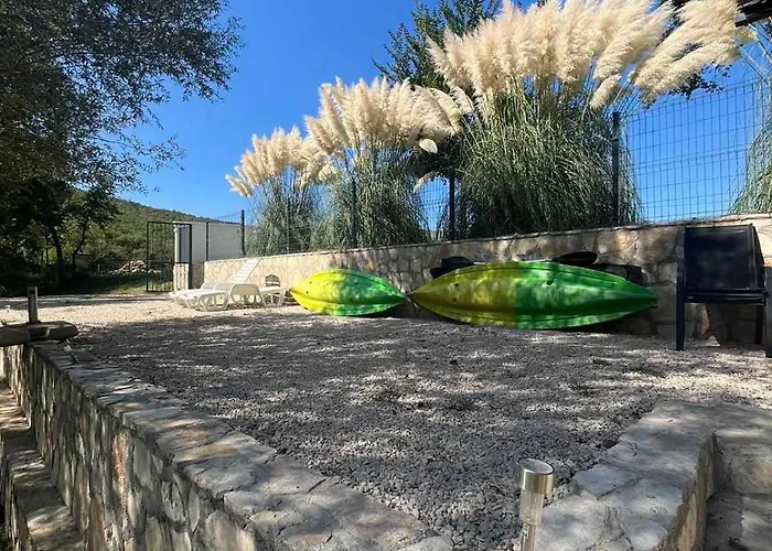 别墅 Bunica Spring